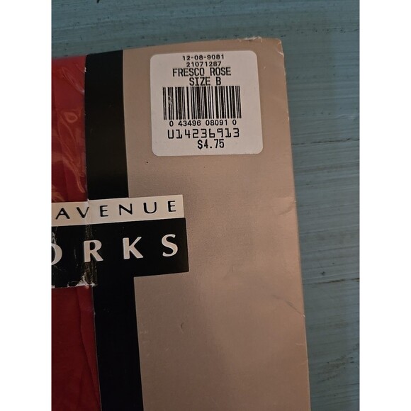 Saks Fifth Avenue Pantyhose The Works Fresco Rose Size B Sandal Vintage Hose - Picture 6 of 6